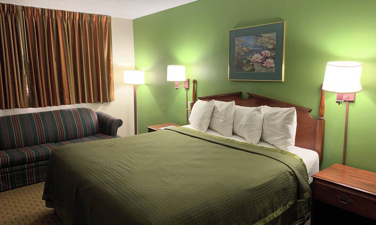 Lawrenceville Hotel | Gas Lite Motel