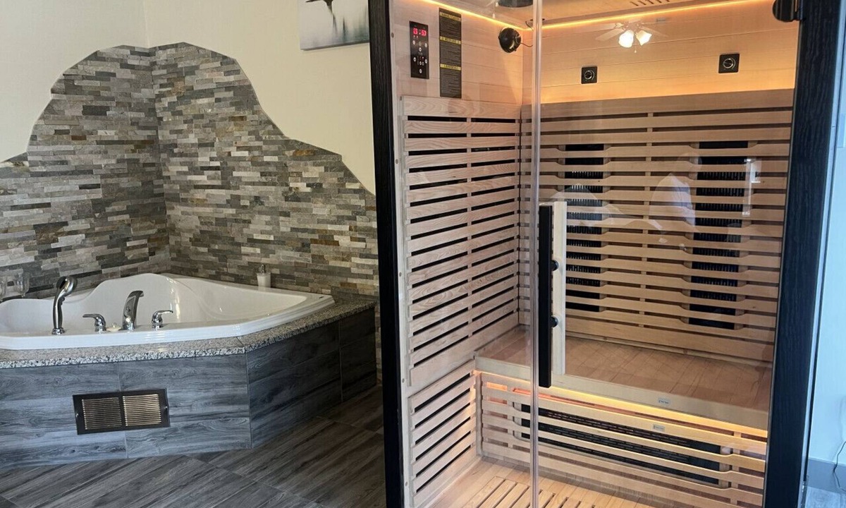 Wolfville Condo | Gaspereau Suite -Jacuzzi, KngBd, DT