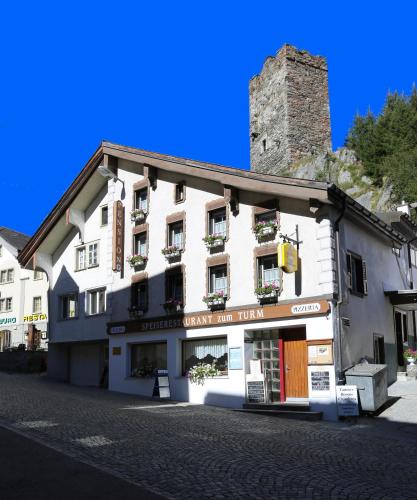 Hospental Hostel | Gasthaus Pension zum Turm
