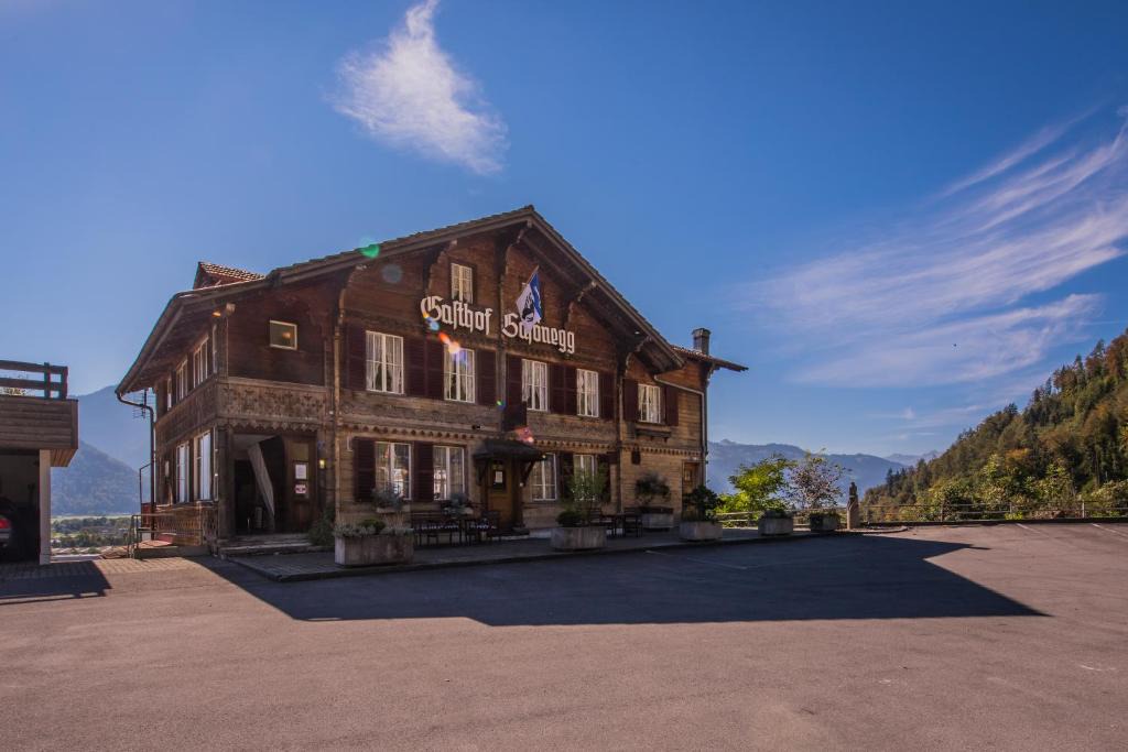 Goldswil Hotel | Gasthof Schoenegg B&B
