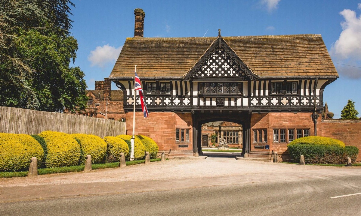 Thornton Hough Cottage | Gate House Cottage including Hot Tub