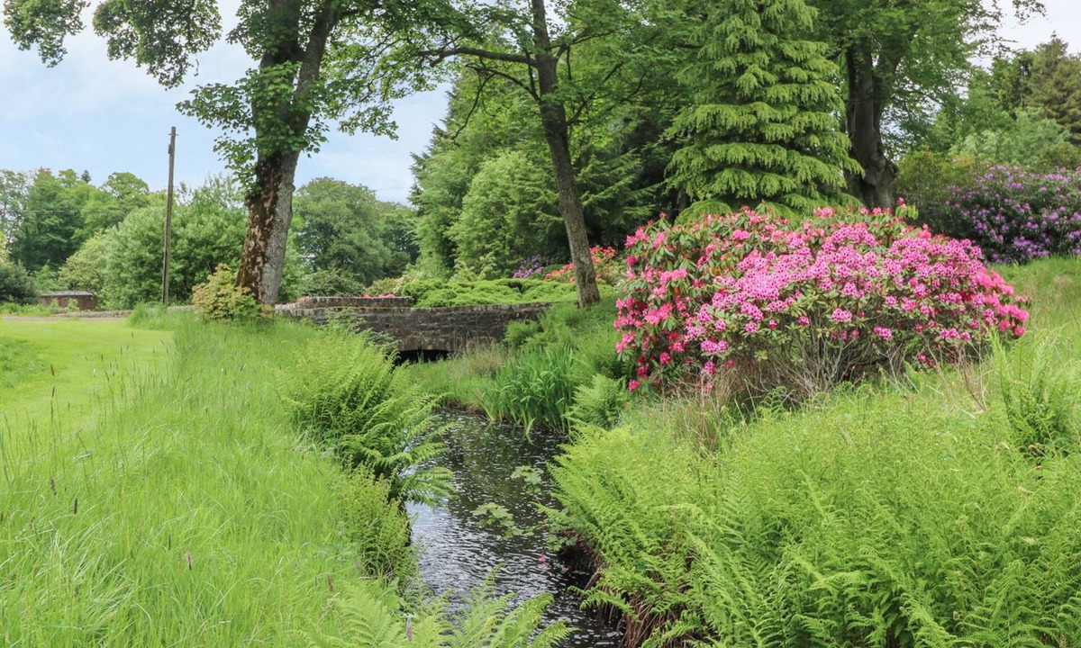 West Calder Cottage | Gate Lodge