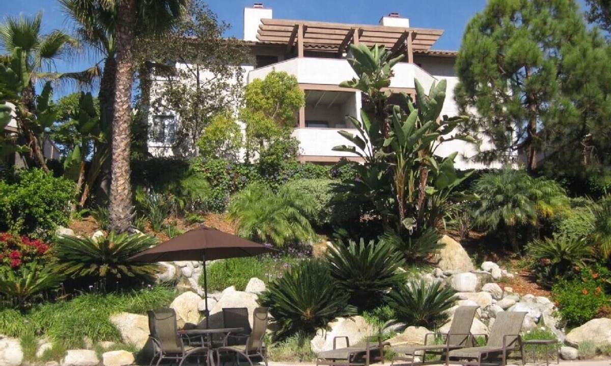 Mira Costa Condo | Gated Community, Corner unit