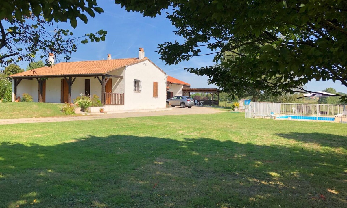 Roumagne House | Gated family home with private pool