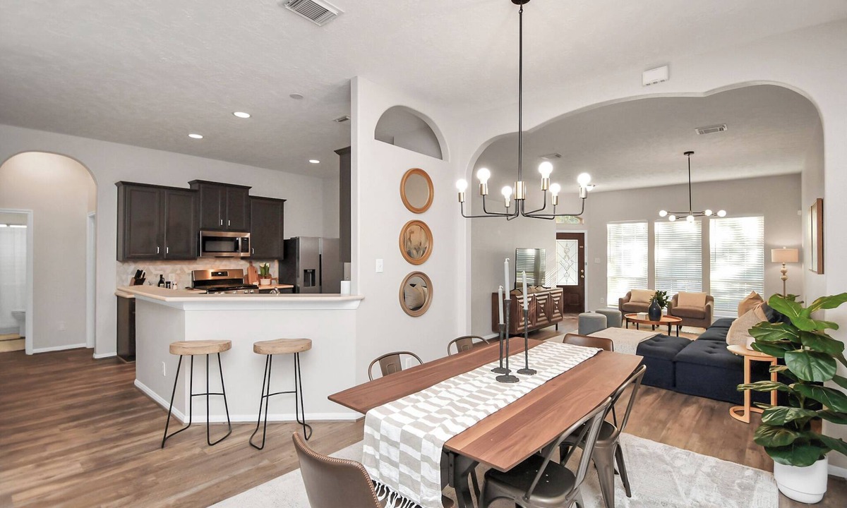Falcon Point House | Gated Golf Course Home Near Cinco Ranch – Perfect for Remodels or Relocations!