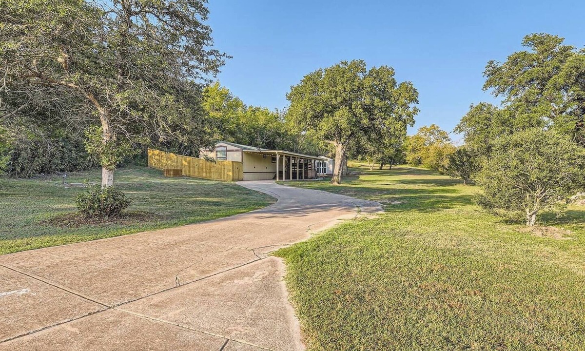 Spicewood Cottage | Gated Hill Country Escape: 1 Gb Internet & Seclusion