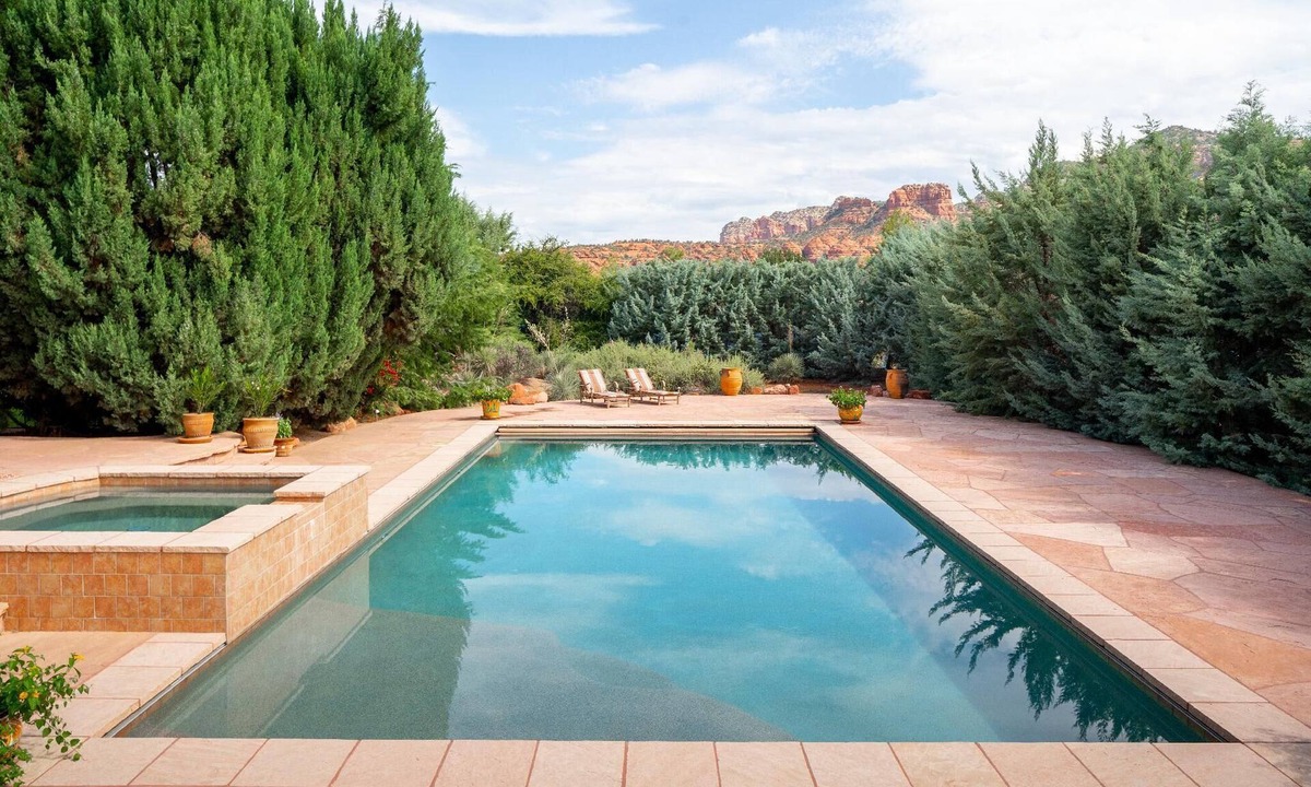 Oak Creek House | Gated Historic Estate Pool, Spa & Artifacts