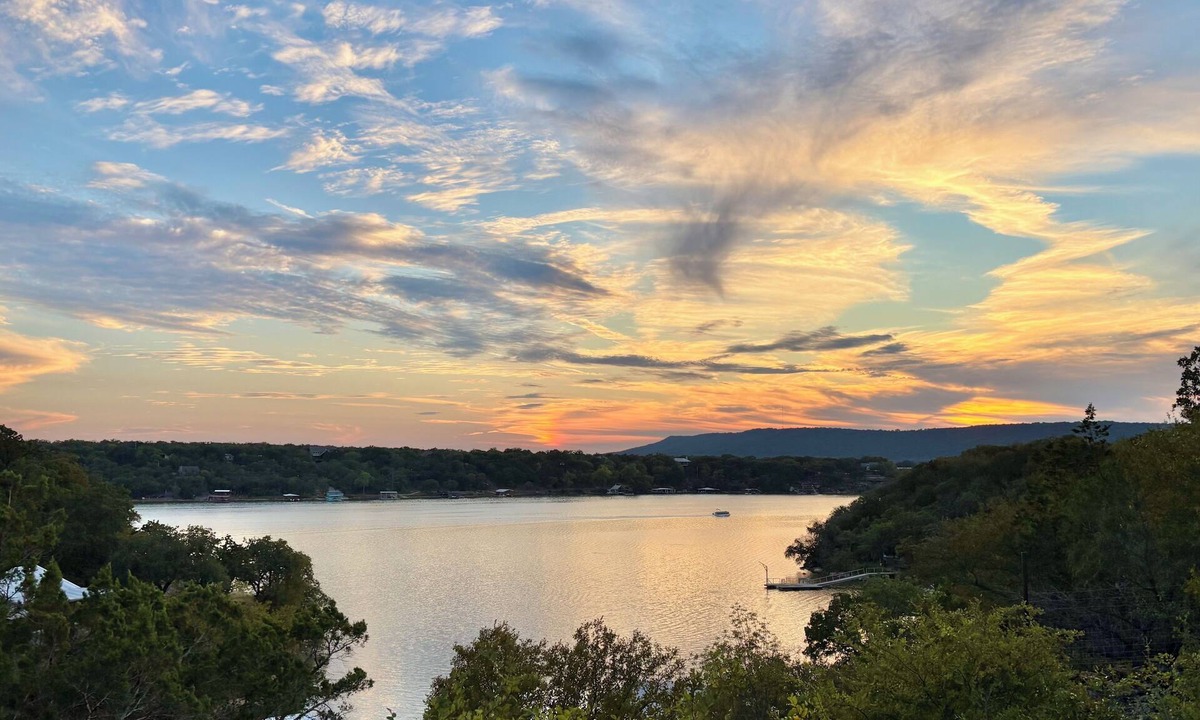 Palo Pinto House | Gated Lake Ranch, Private Dock & 3.5 Acres, Fire pit & Pet Friendly