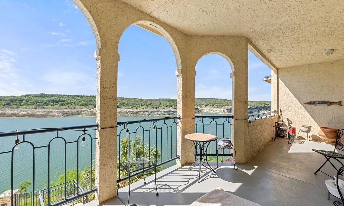 Highland Lake Estates Condo | Gated Lakeside Condo: Pool and Lake Views Plus Complex Amenities
