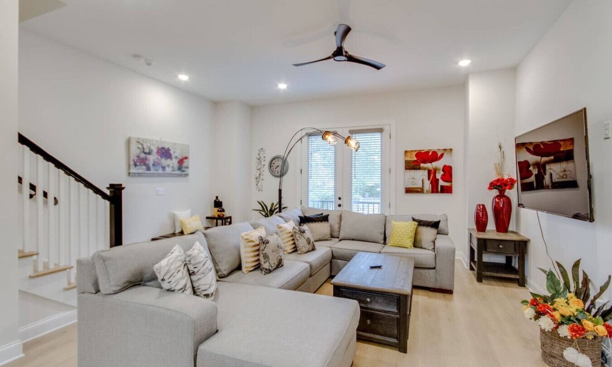 North Nashville Villa | Gated Luxury | Prime Location | Ideal for Groups