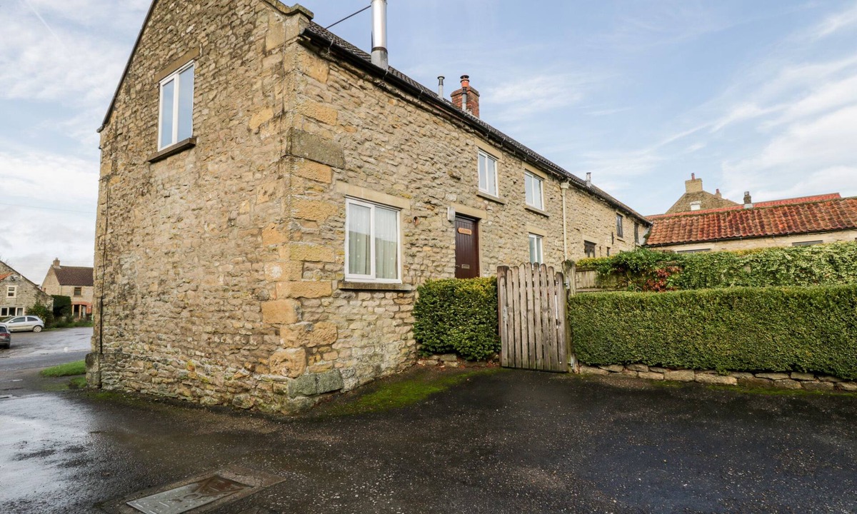 Newton-on-Rawcliffe Cottage | Gateside