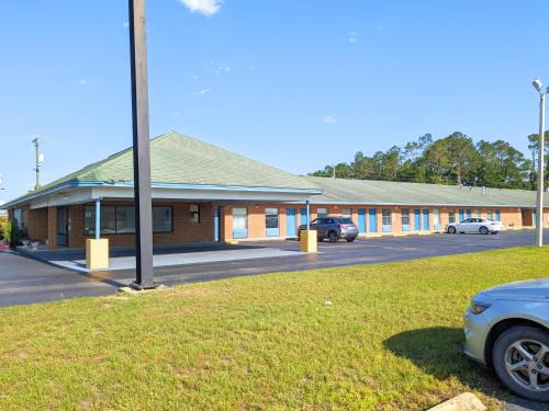 Lake City Hotel | Gateway Inn