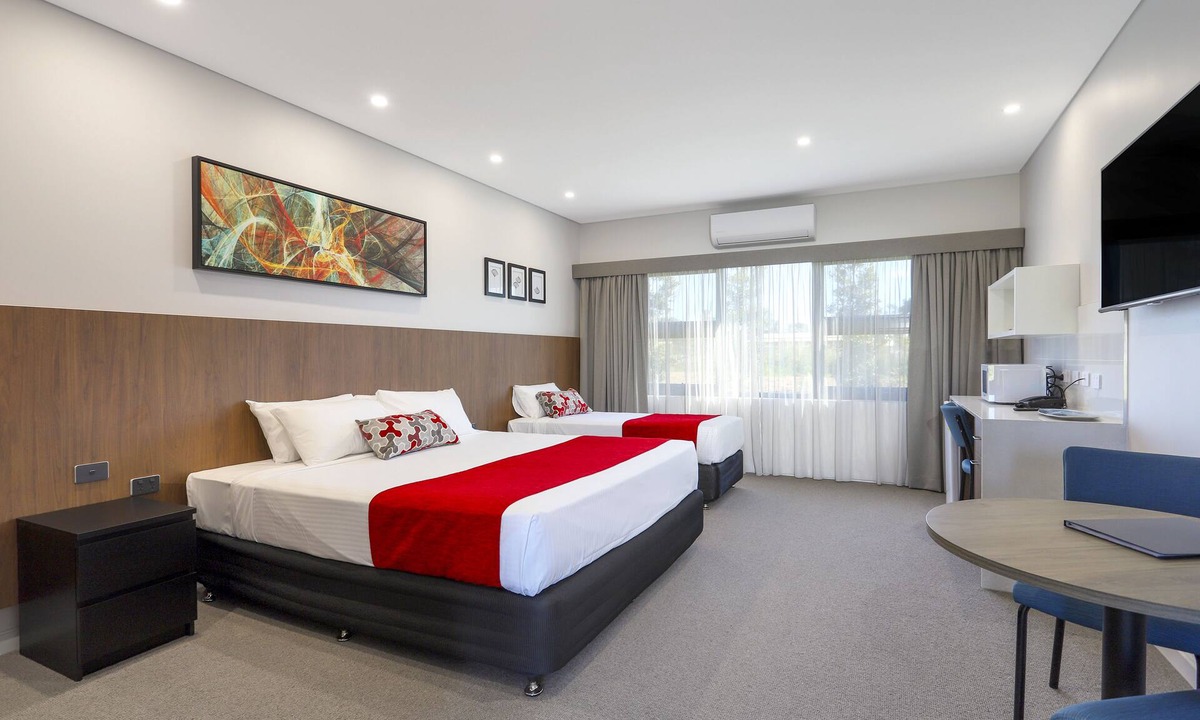 Vineyard Hotel | Gateway Motel