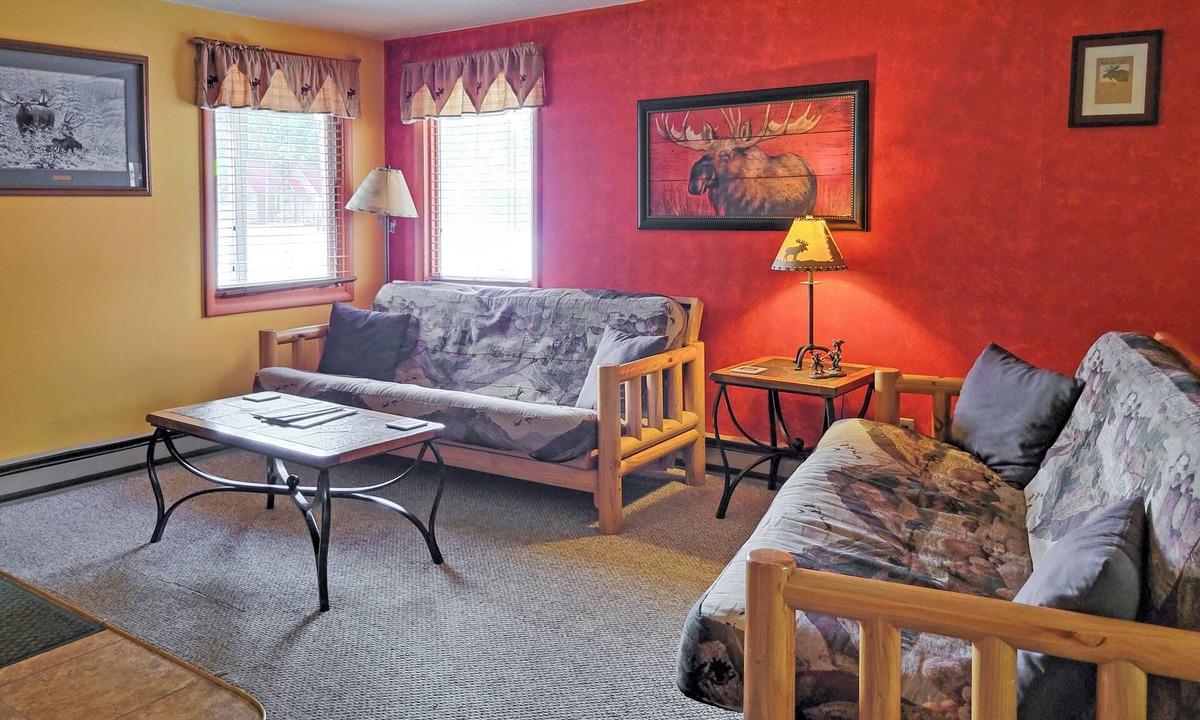 West Yellowstone House | Gateway to Yellowstone! Cabin < 1 Mi to Nat'l Park
