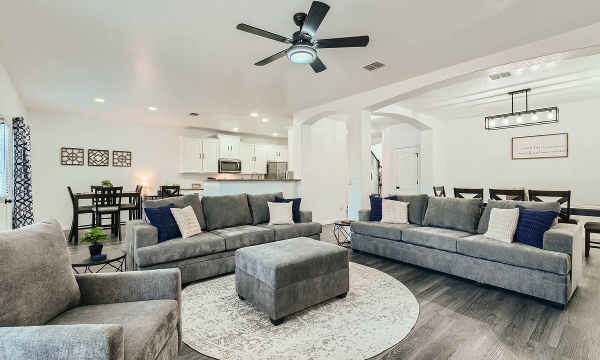 West San Antonio House | Gathering Place 4BR Lackland BMT Seaworld < 4.5mi!