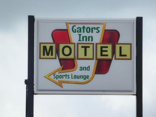 La Rose Hotel | Gators Inn on the Bayou