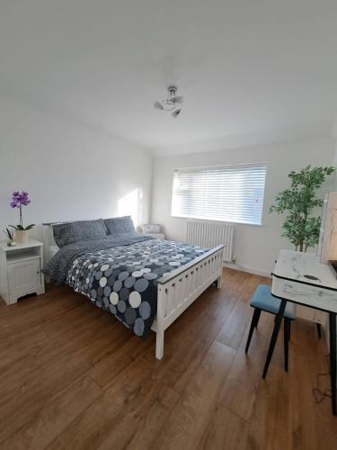 Crawley House | GATWICK HOUSE