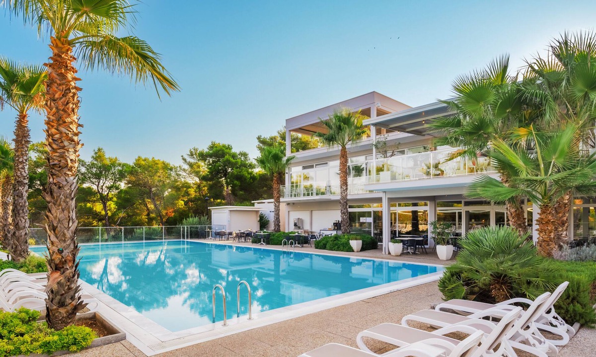 Cove Osibova (Milna) Hotel | Gava Waterman Milna Resort