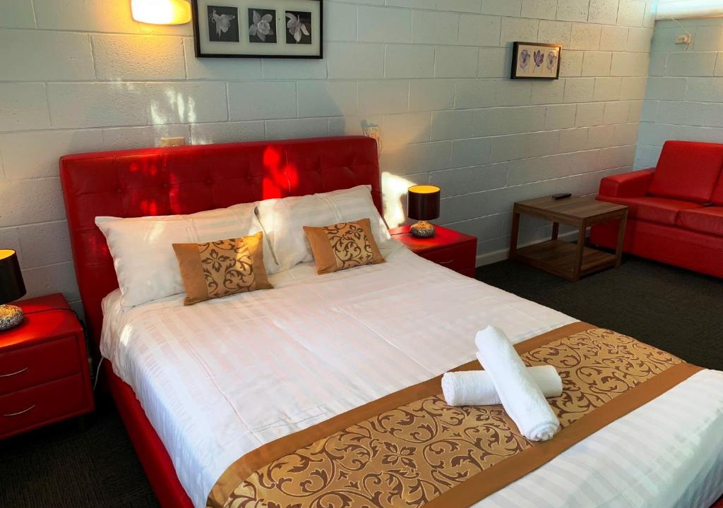 Strathmerton Hotel | Gazebo Motor Inn - Strathmerton