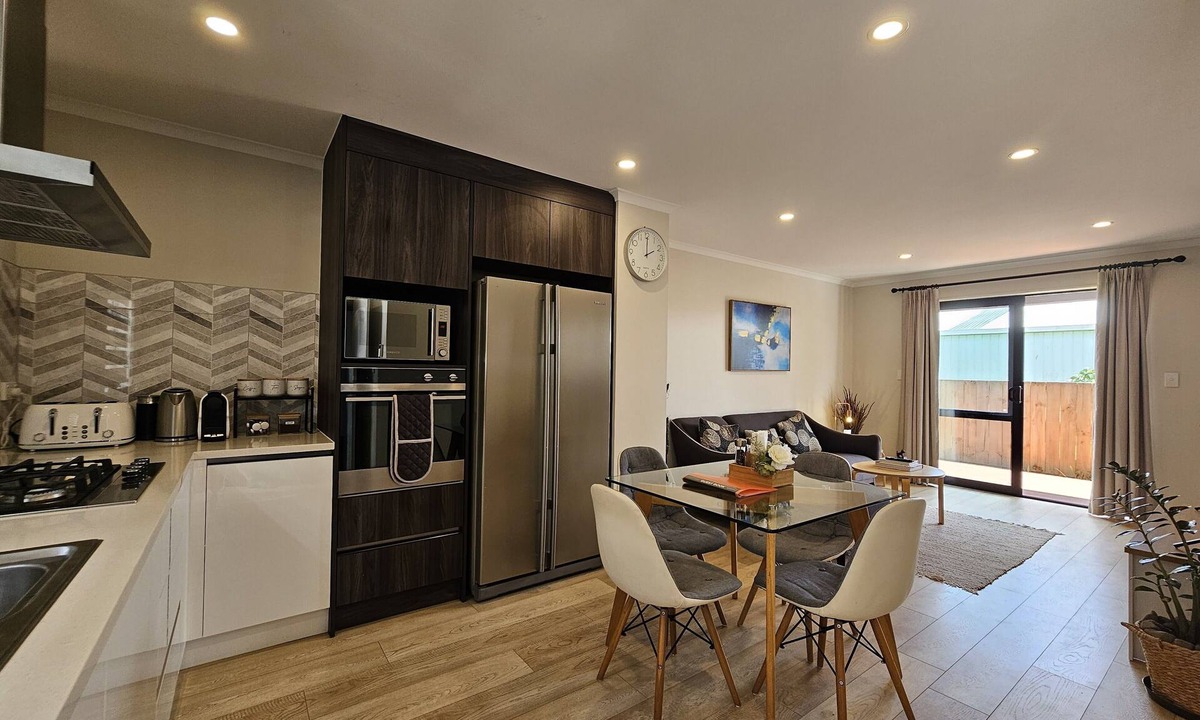 Hamilton House | ✨Gazeley Gem | Your Hamilton Hideaway Relax, Explore, Indulge