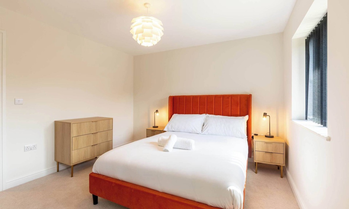 Newton St Loe Apartment | Newly Refurbished Home, Short Drive to Bath Centre