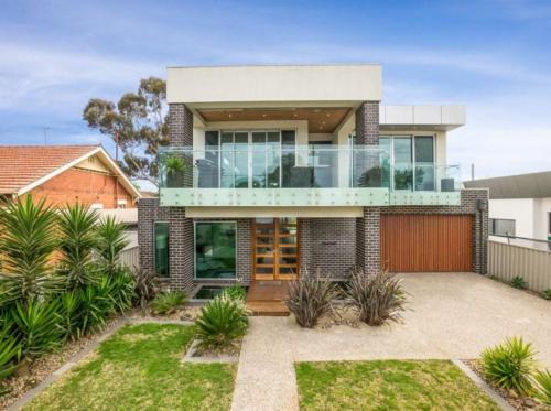 North Shore Villa | Geelong Beach Q House