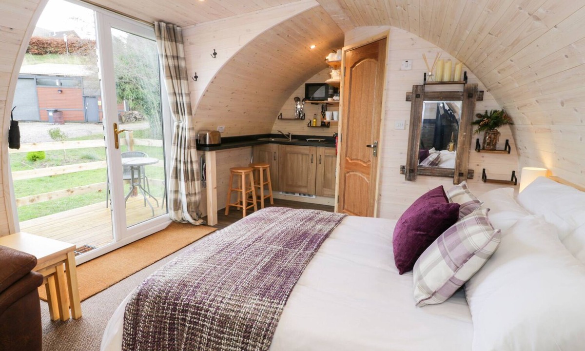 Saint Asaph Cabin | Gelert Pod