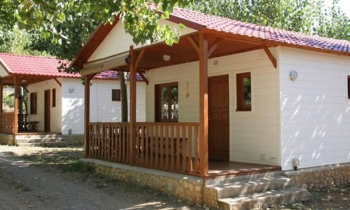 La Puebla de Roda House | Gemütlicher Ferienbungalow Isabena by Interhome