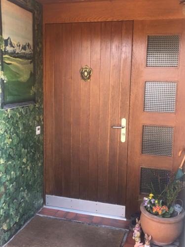 Worb Apartment | Gemütliches Zimmer mit eigenem Bad