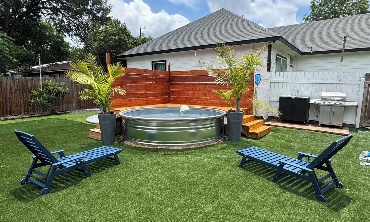 Lockhart House | Gem On Pearl w/Pool - Walk to Downtown Lockhart