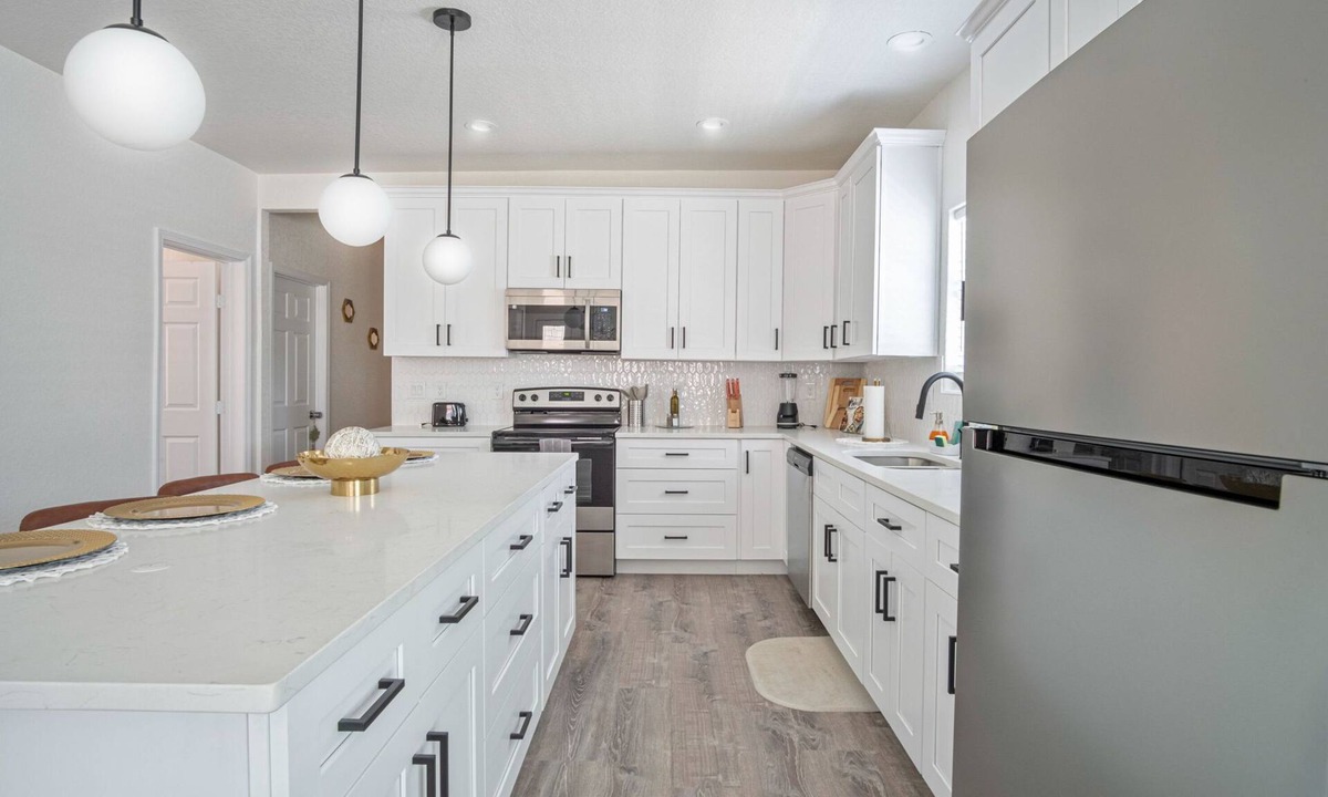 Eastside Promise Neighborhood House | Generous 5BR 3BA Haven Close to Alamo Riverwalk