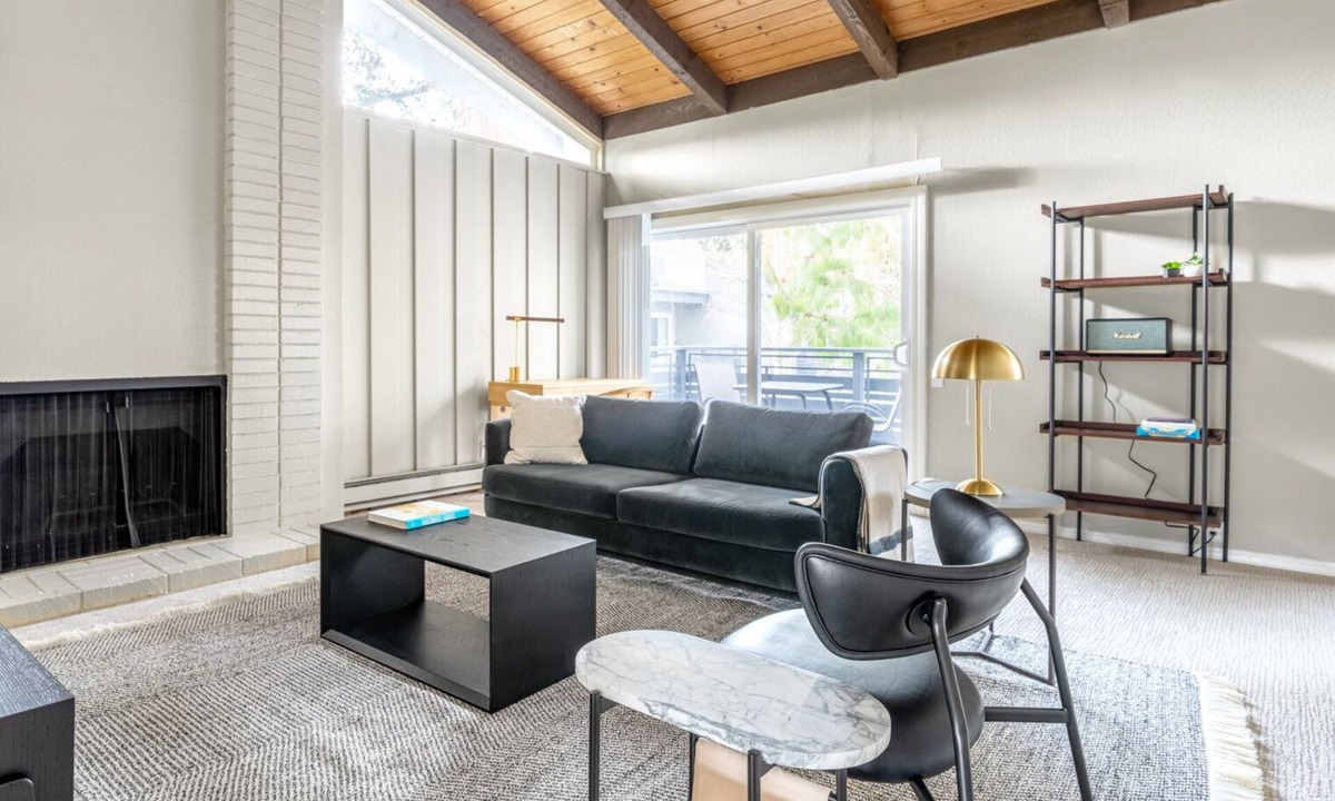 Sunnyvale West Apartment | Generous Sunnyvale 3BR w/Pool, Gym, A/C, near Caltrain, by Blueground