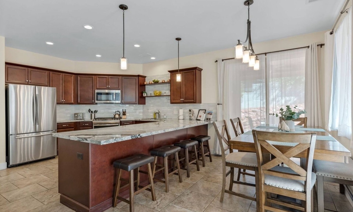 Uptown Sedona House | Generous weekly rates & last-minute rates! Uptown Sedona Location, Custom-Built