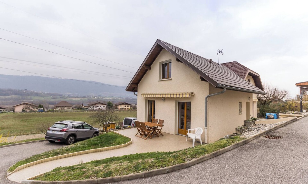 Cruet House | GENEVIEVE - CRUET - Gîte