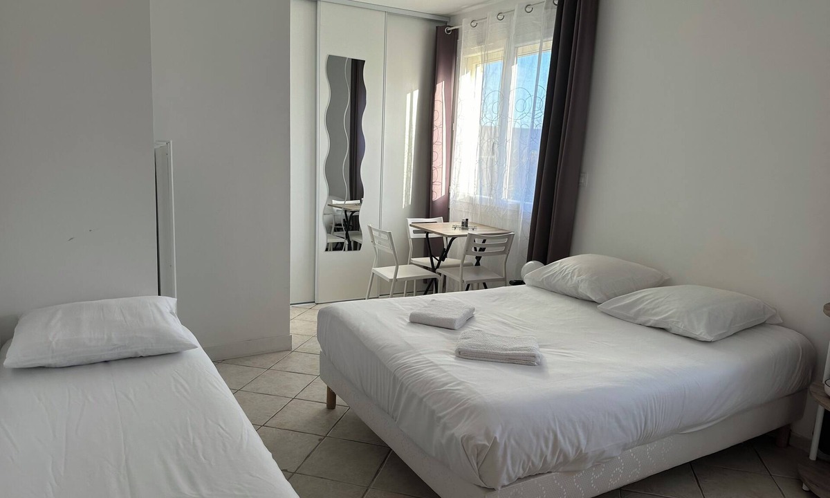 Fondettes Apartment | Gentleness in the heart of the Loire chateaux