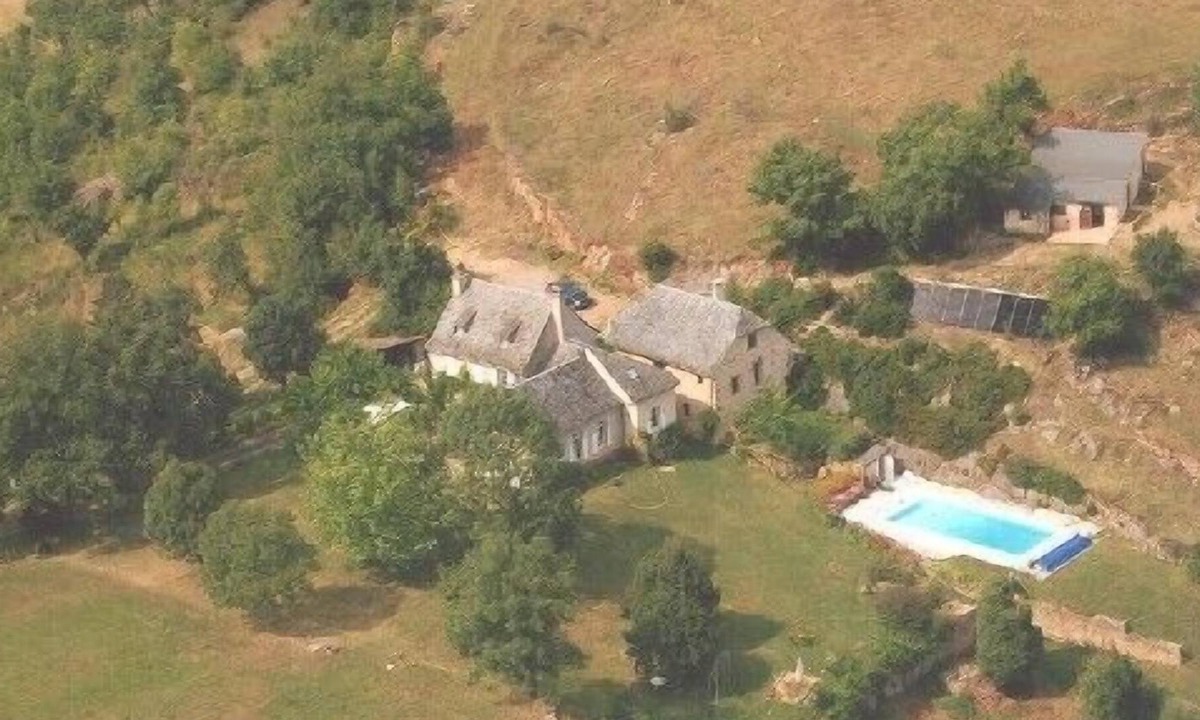 Espalion Cottage | Genuine house, independent, peaceful, 11 x 5 swimming pool, overlooking the Lot