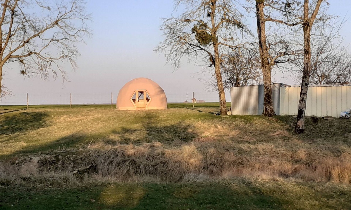 Oucques Cottage | Geodesic bubble