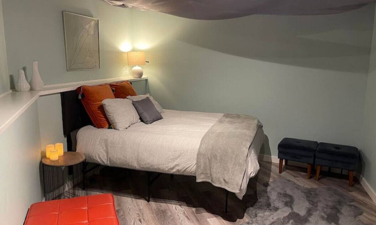 Buckley House | Geodesic Dome bedroom with cedar hot tub