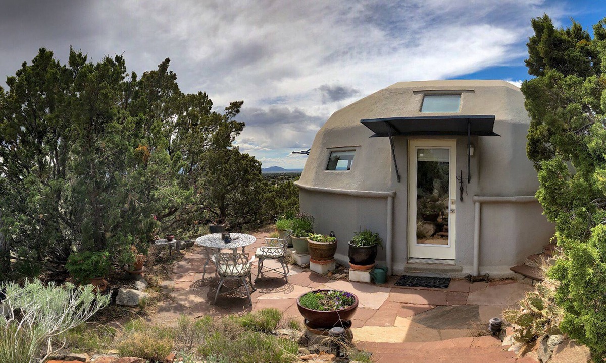 Canoncito House | Geodesic Dome/Spectacular Setting/Stunning Views