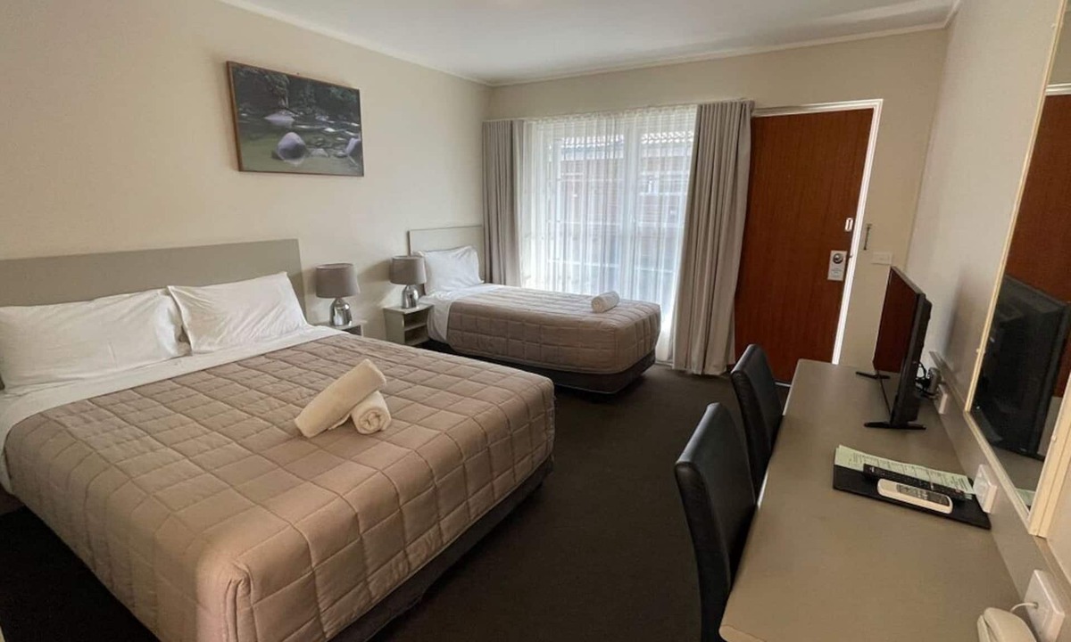 Nowra Hotel | George Bass Motor Inn