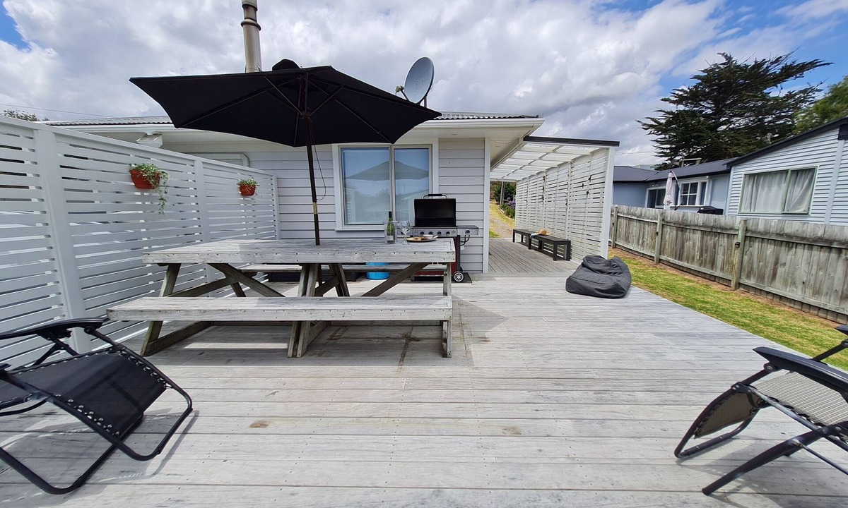 Waitarere Beach House | George's Post at Waitarere Beach