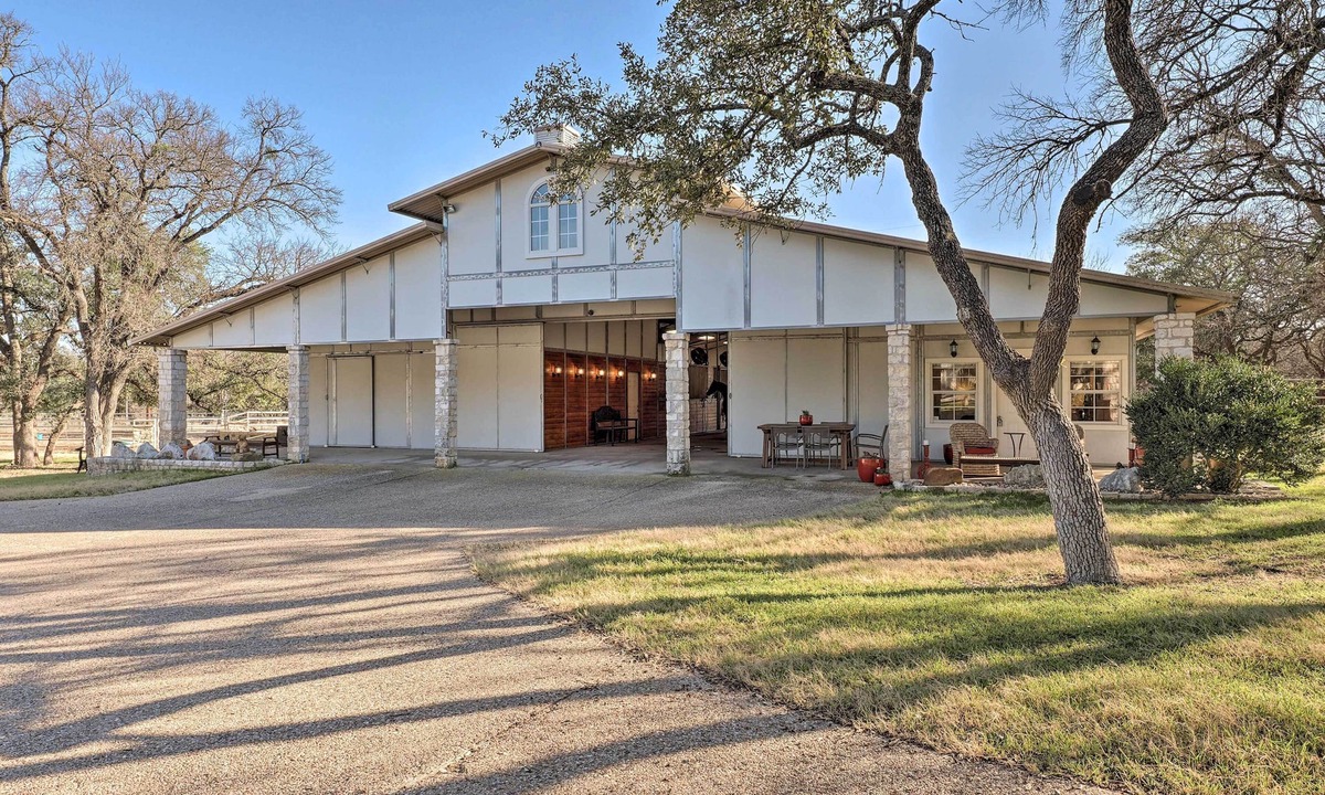 Georgetown Apartment | Georgetown Barn Studio on > 7 Acres: Pet Friendly!