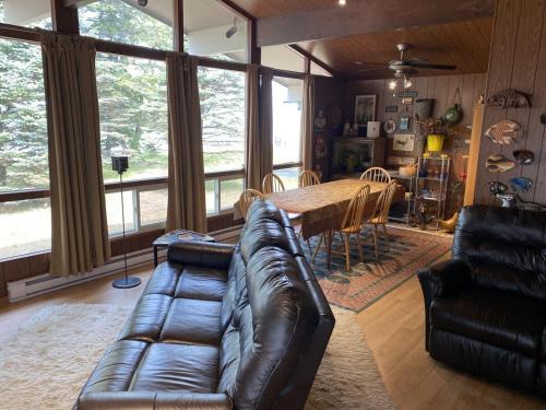 Tiny House | Georgian Bay Waterfront Cottage w Private Beach
