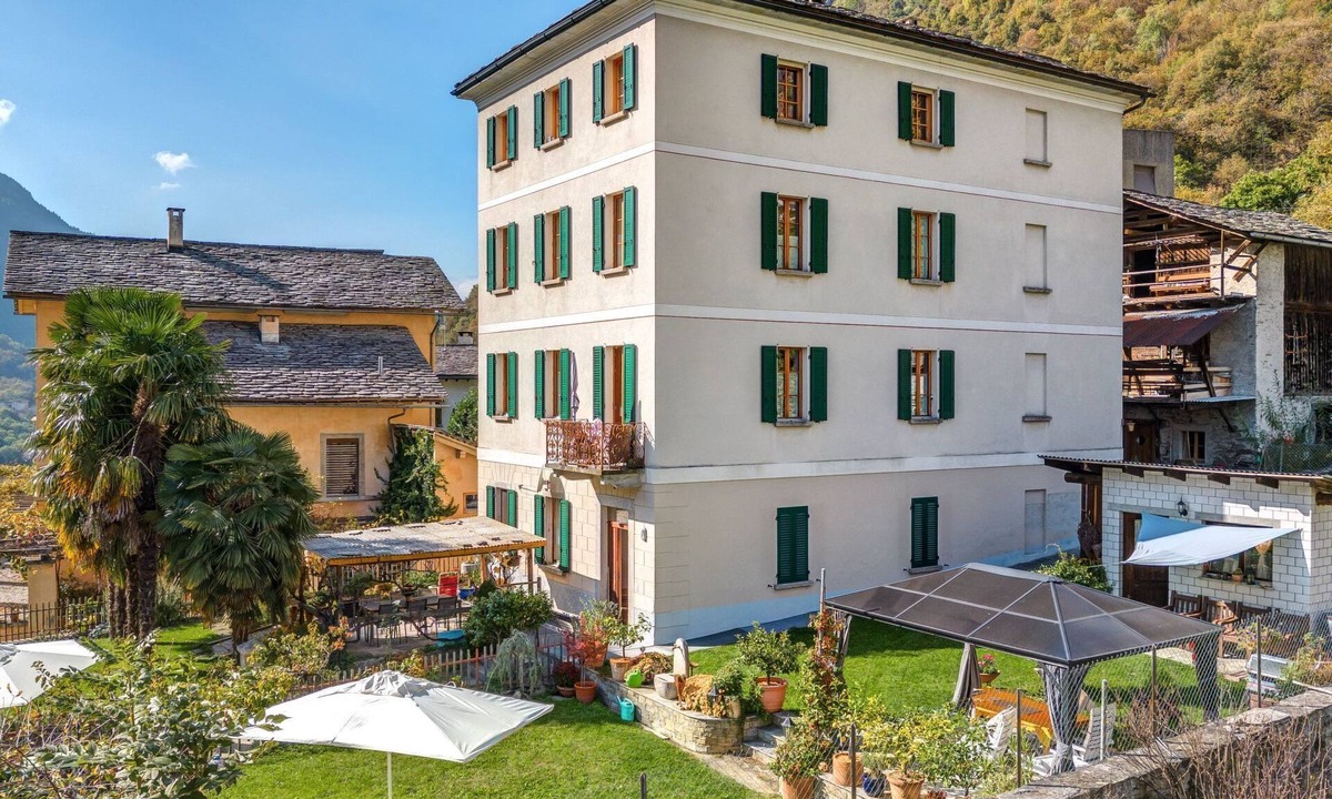 Castasegna Apartment | Geräumige Ferienwohnung by Interhome