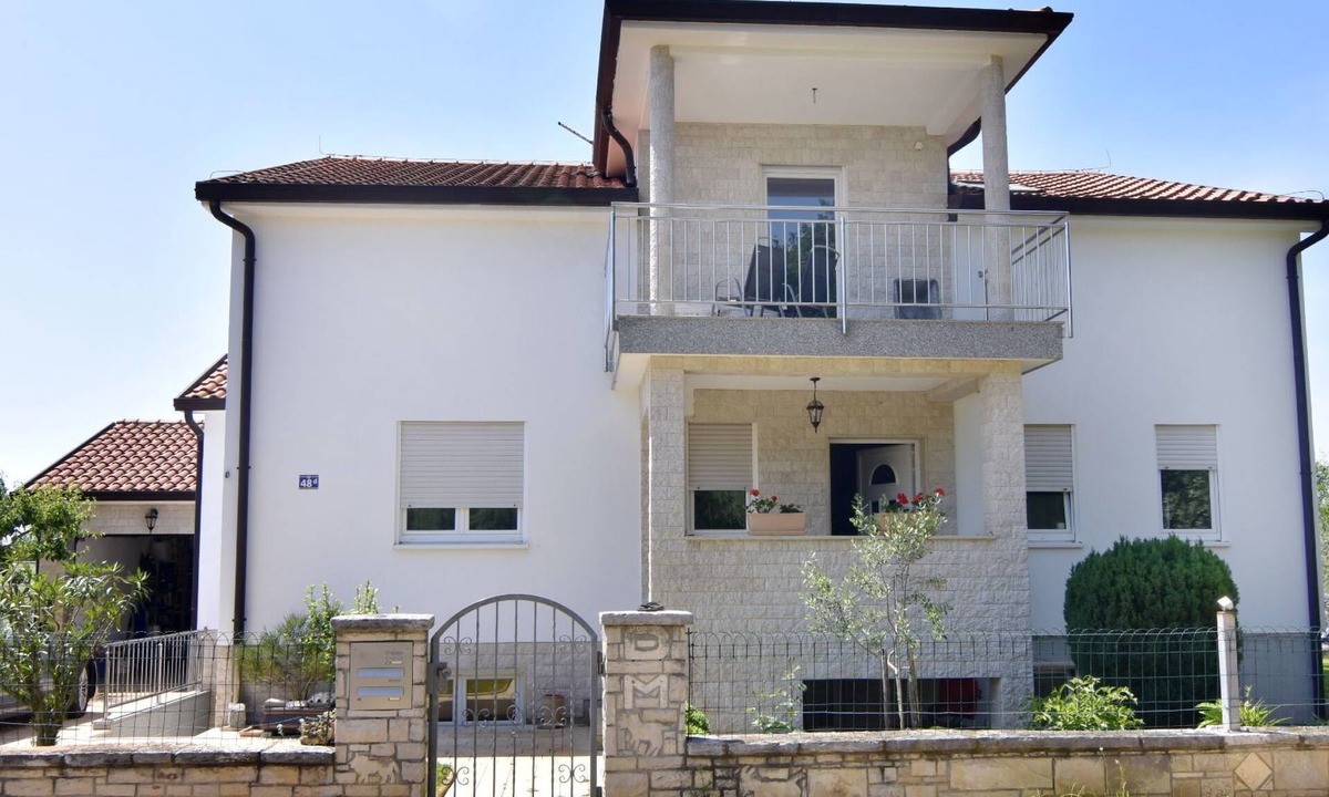Krizine Apartment | Geräumige Kellerwohnung in der Nähe von Umag by Interhome