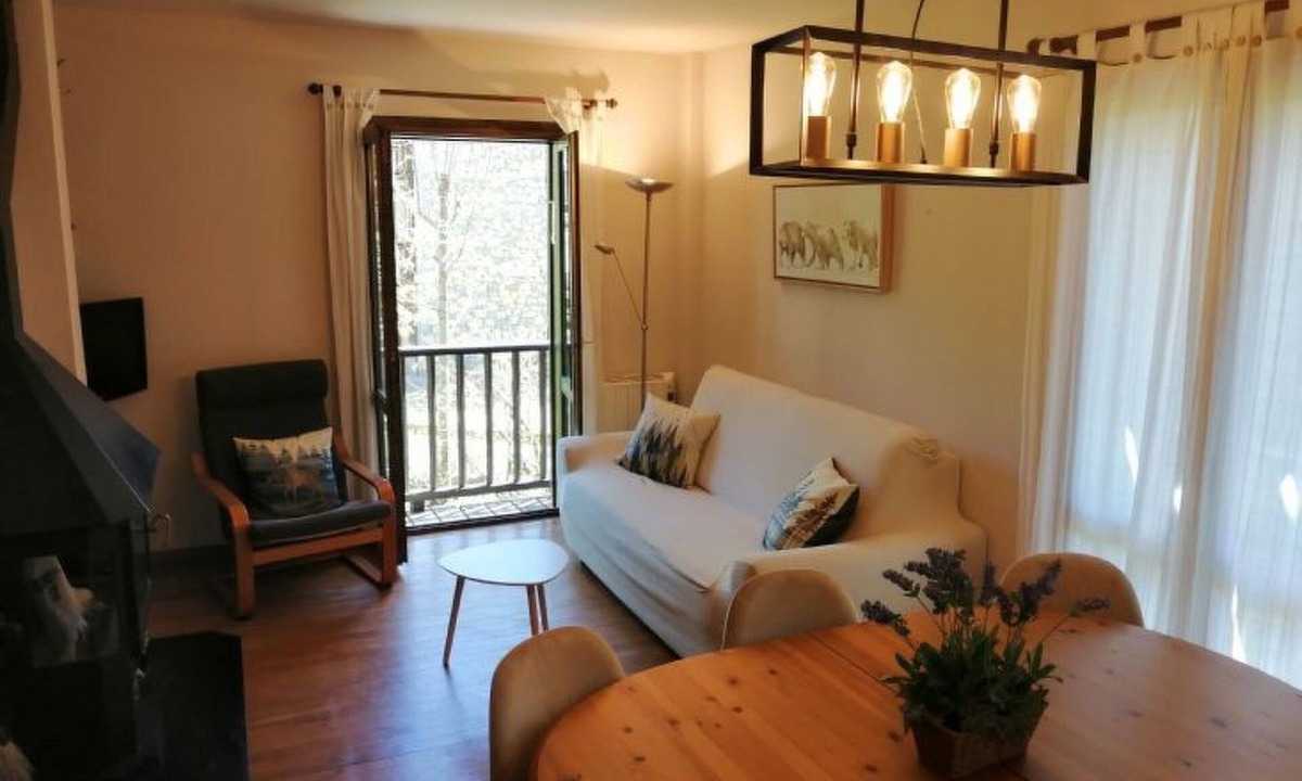Pla de l'Ermita Apartment | Geräumige Wohnung mit Garten und Schwimmbad Herbasabina 5 Vall de Boí by Interhome