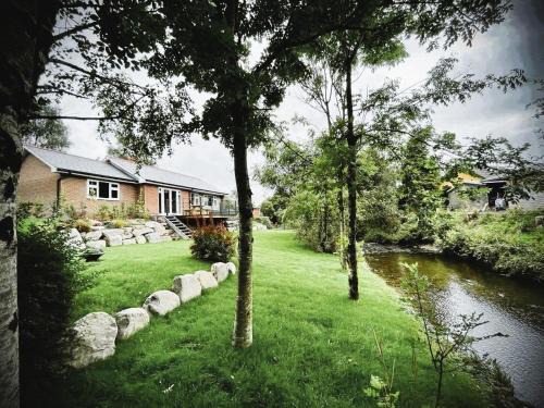 St Harmon House | Ger Yr Afon