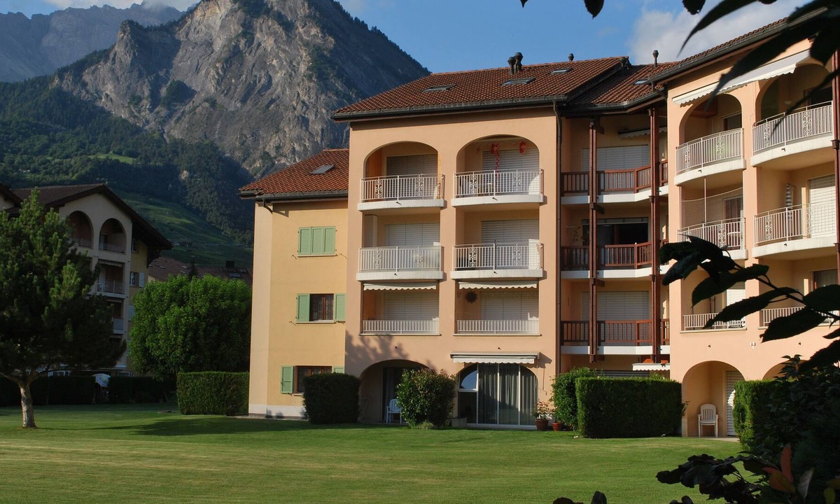 Saillon Apartment | Geranium Studio Valais