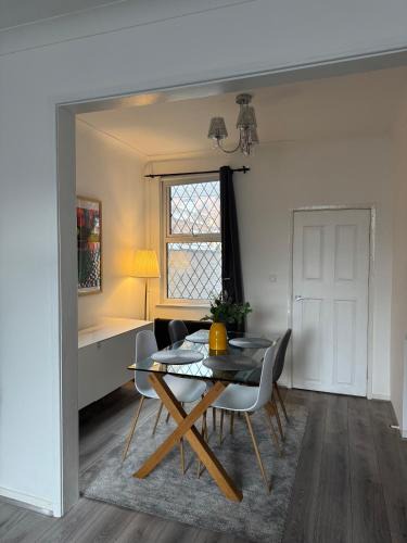 Thatto Heath Apartment | Gertrude house