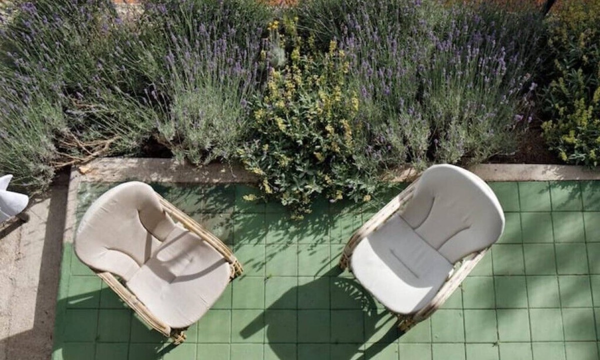 Drnis House | Gesamtes Haus mit Swimmingpool & Tennisplatz